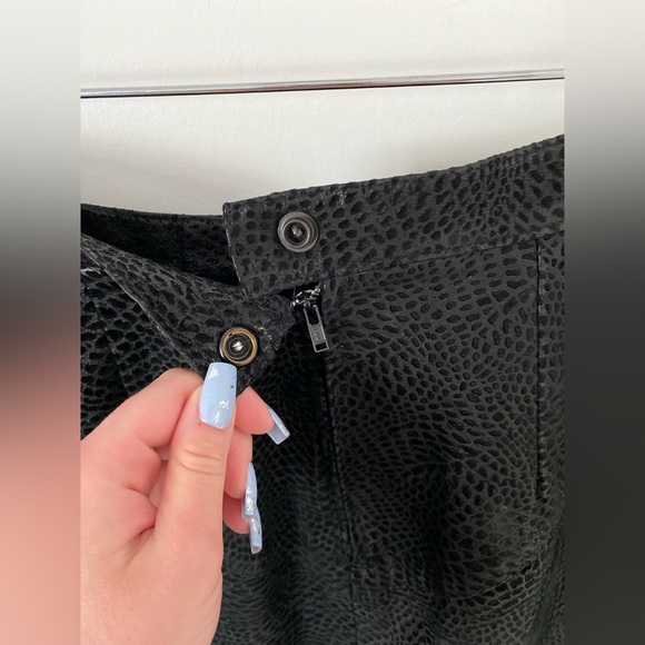 Women’s vintage black leather high waisted snake print skirt - Picture 8 of 13